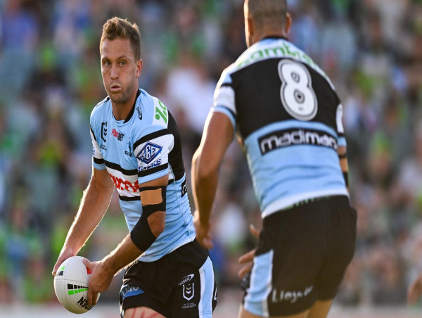  Moylan sacrifice helps Hynes add bite to Sharks' attack 