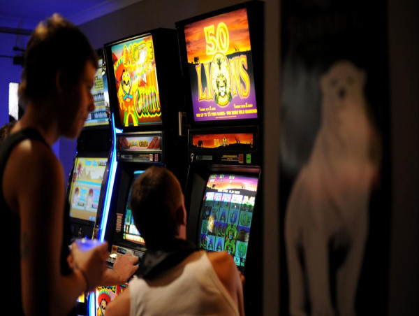  NSW cashless cards to be pokies reform 'game changer' 