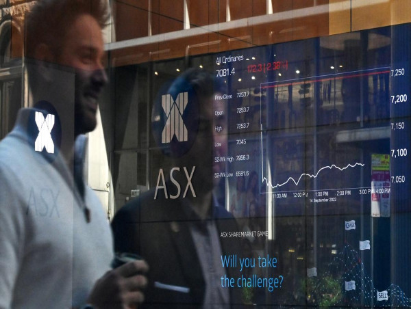  Aust stocks sink as economic, banking fears resurface 