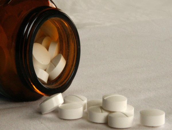  GP allowed to continue prescribing drugs despite ban 