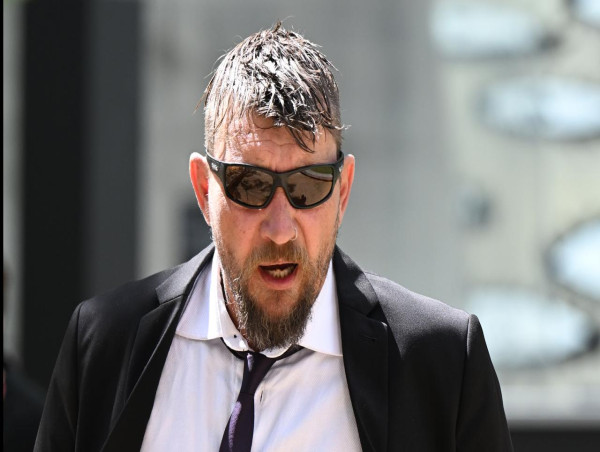  Family of girls left in hot car sues Qld child services 