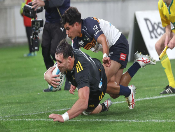  Hurricanes beat Brumbies, go third in Super standings 