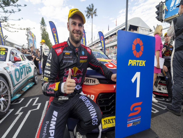  Van Gisbergen claims pole for Supercars race in Perth 