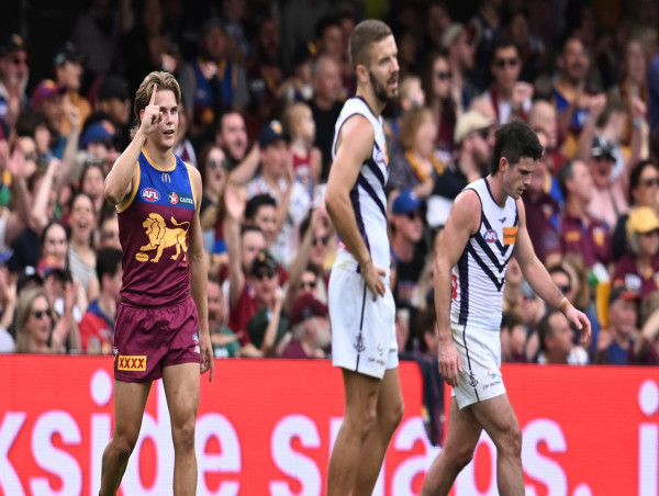 Ashcroft kicks miracle goal as Lions put away Dockers