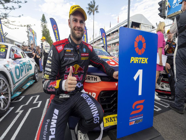  Van Gisbergen pips Kostecki in Supercars epic in Perth 
