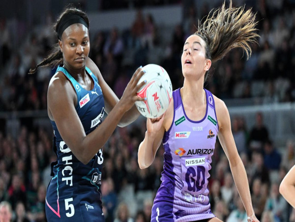  Vixens steamroll Lightning, into Super Netball top four 