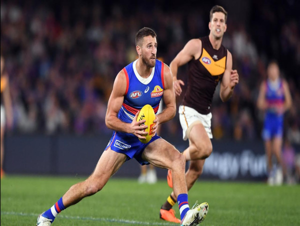 Dogs celebrate Bontempelli milestone in win over Hawks