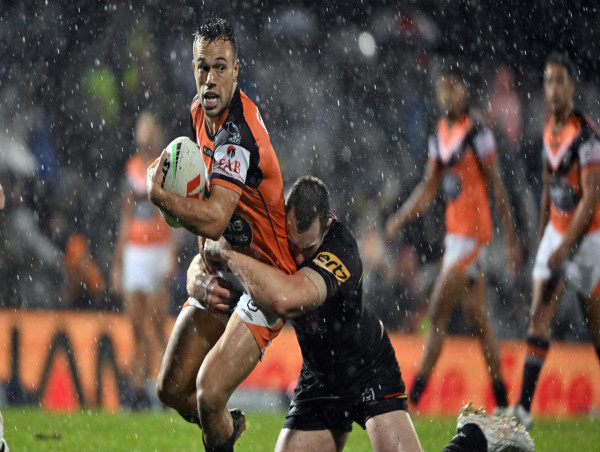  Wests Tigers beat Penrith in upset of NRL season 
