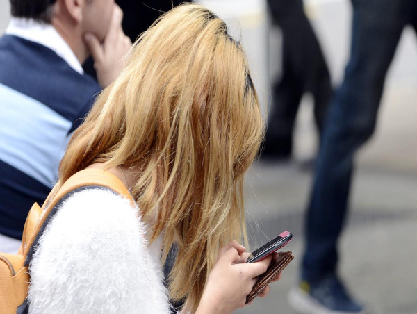 Telcos told to lift game for customers in bill strife 