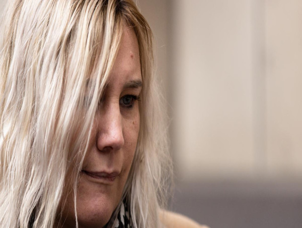  Mum tells murder trial of final phone call to daughter 