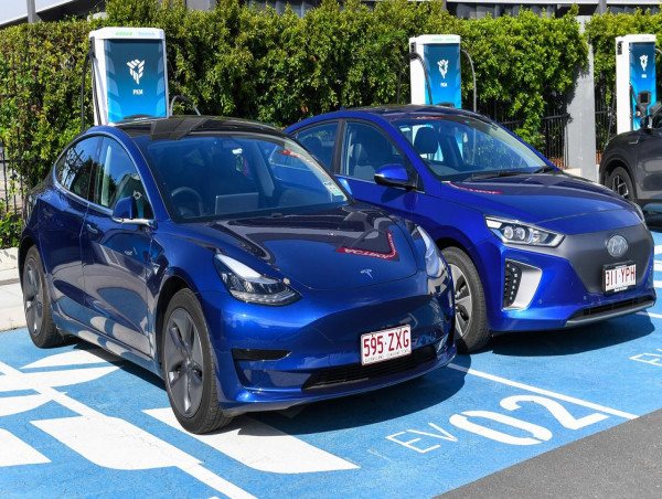  Electrics power ahead in sluggish vehicle market 