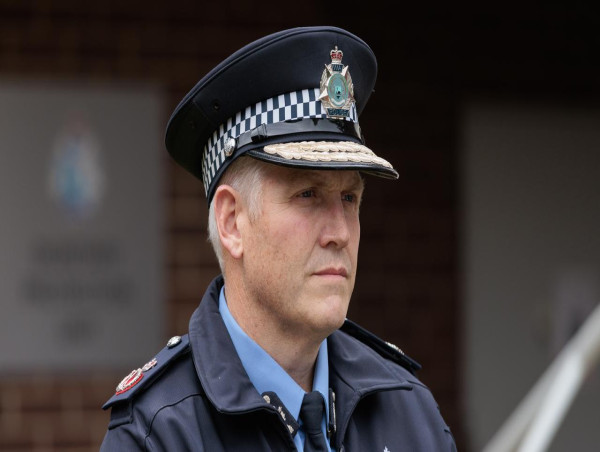  Commissioner defends police search of journalist's home 