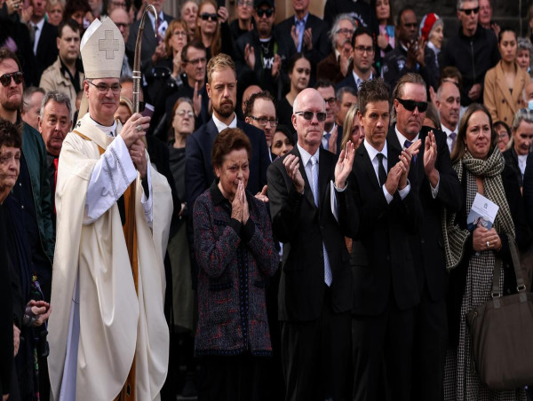  People's priest Father Bob made world 'a better place' 