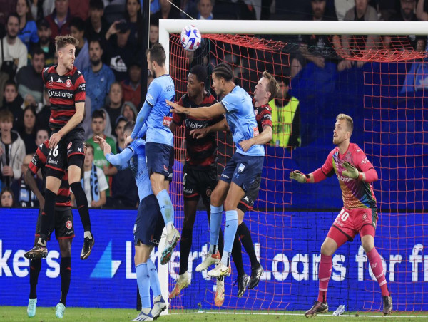  Le Fondre helps Sydney sink Wanderers in ALM finals 