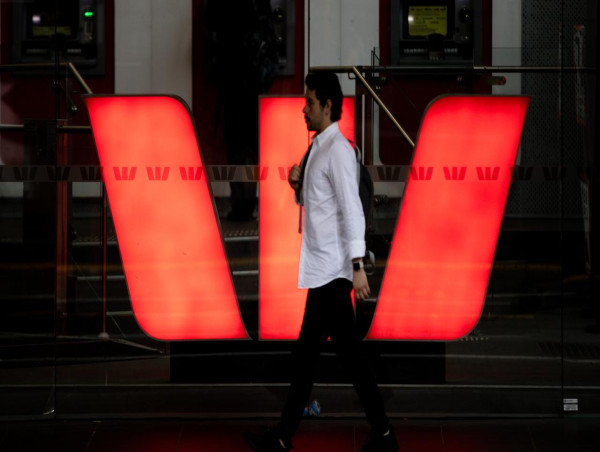  Westpac hikes dividend as half year profit surges 