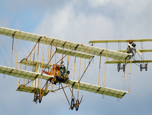  Vintage plane King learned to fly in takes to the sky for Coronation air show 