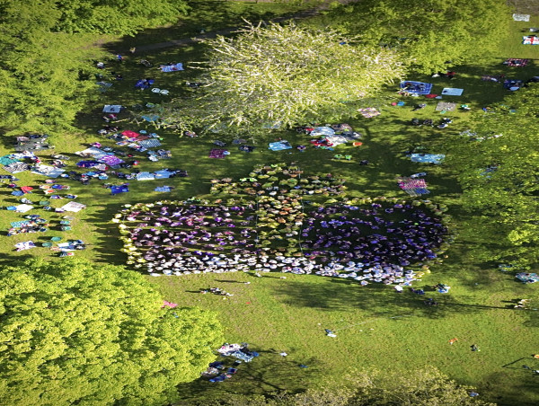  Coronation Big Lunch attendees hopeful after human crown world record attempt 