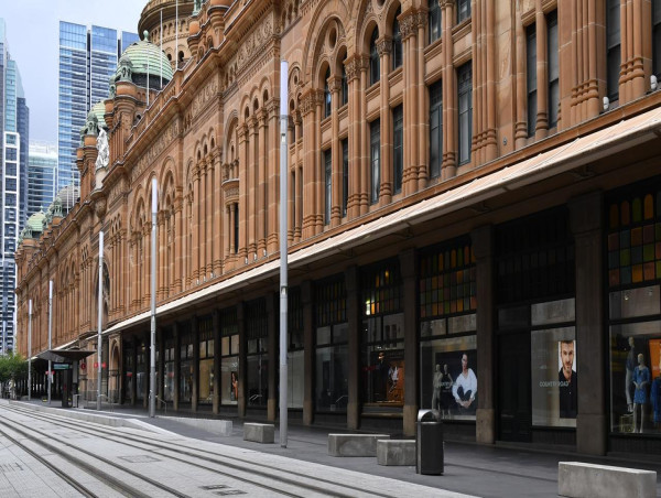 Luxury jeweller charged with faking heist for insurance