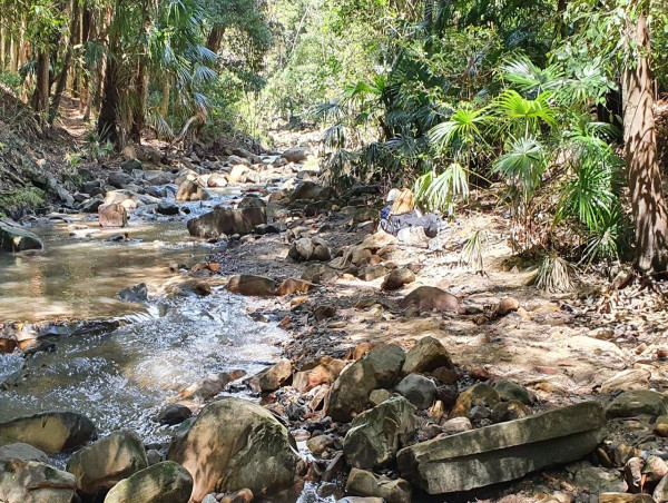  Mine clipped after 'sludgy substance' spotted in river 