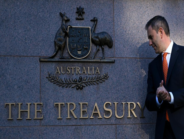  Debt still heading towards $1 trillion but not just yet 