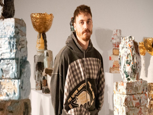  Artist's wasp-y works take the sting out of death 