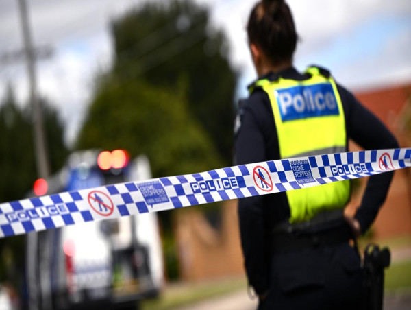  Workmen escape through window in resident gun stand-off 