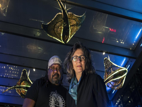  Radiant eagle rays shine light on Indigenous histories 