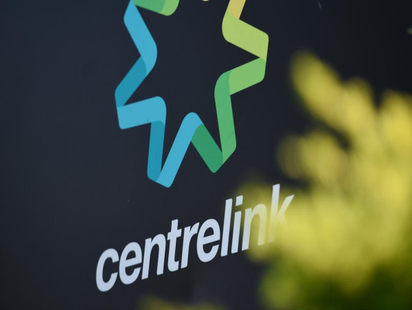  Labor accused of failing rethink of cashless card 