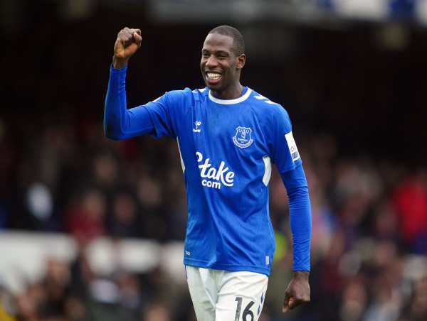  Everton activate option to extend Abdoulaye Doucoure’s contract by 12 months 