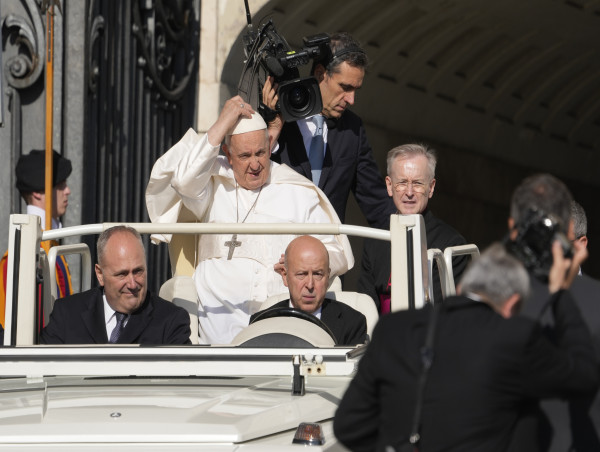  Pope Francis set to undergo intestinal surgery 