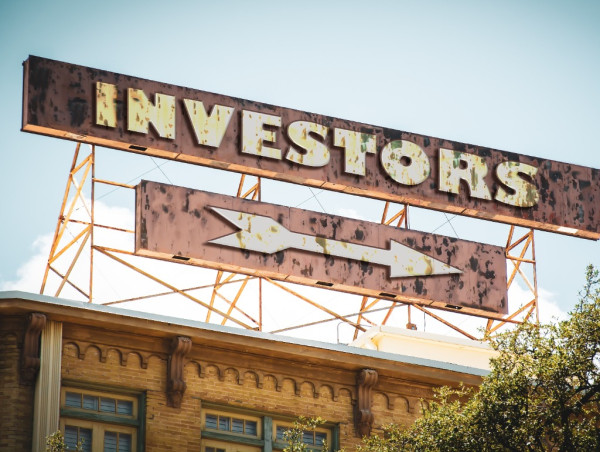  MicroStrategy buys Bitcoin worth $347M to strengthen its crypto holding 