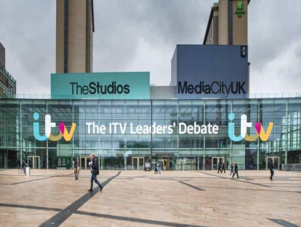 ITV share price forms a bullish divergence as ad revenue slumps