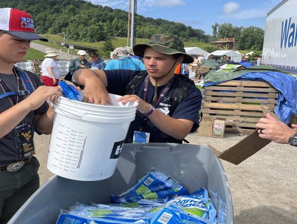  Scouts Complete Flood Bucket Service Project; A Record 5,000 Cleaning Kits Are Ready to Assist Flood Victims 