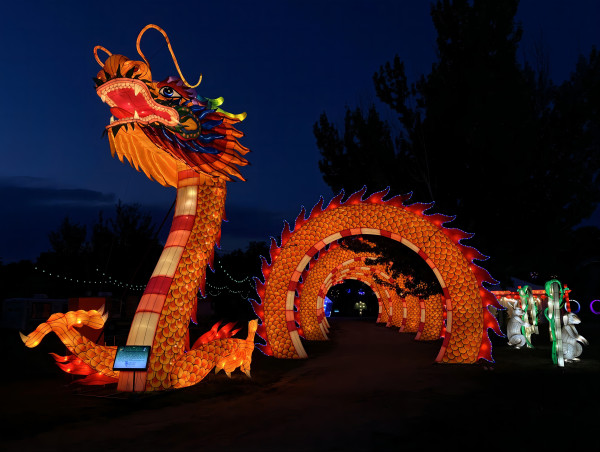  Xue Mo’s Works Featured at Tianyu Lantern Festival in Reno, Nevada 