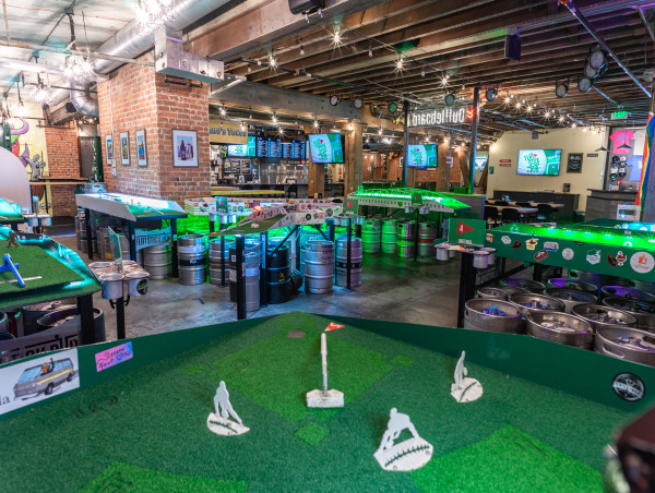 FLATSTICK PUB ANNOUNCES GRAND OPENING OF NEW & EXPANSIVE PIZZA KITCHEN IN PIONEER SQUARE NEAR STADIUMS & ENTERTAINMENT
