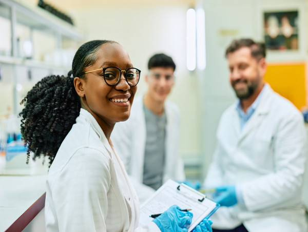 A New Paradigm in Medical Testing: Why Smaller Labs Offer Better and More Personalized Experiences
