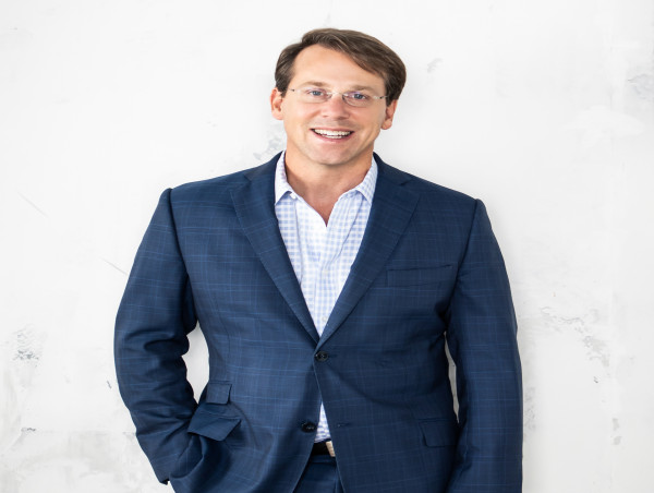 How to Choose the Best Plastic Surgeon: Houston Physician Has the Details