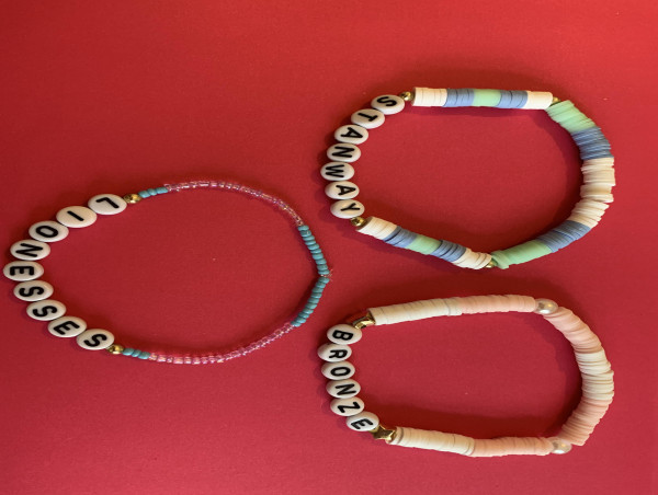  Taylor Swift bracelet-trading trend makes way to Women’s World Cup in Australia 