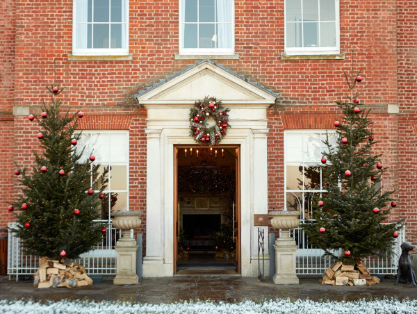  Four Seasons Hotel Hampshire invites guests to join them for a country Christmas 