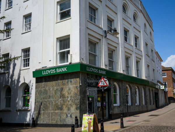 Lloyds Bank share price: Dead money walking, avoid
