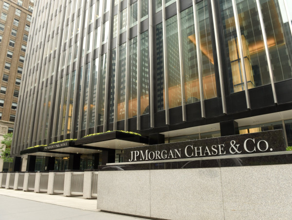  Fitch may soon have to downgrade a bunch of U.S. banks 