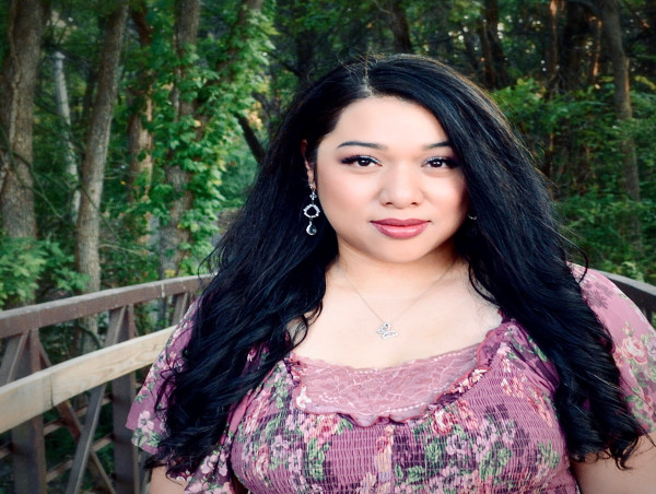  DorothyAnne releases “Hope Changes Everything” after video of family saying goodbye to infant daughter goes viral 
