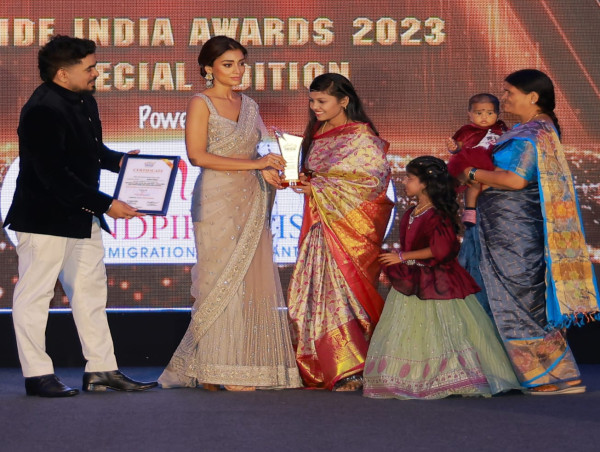  Lookuptrendz Garners India Pride Award for Pioneering Excellence in advertising and marketing 