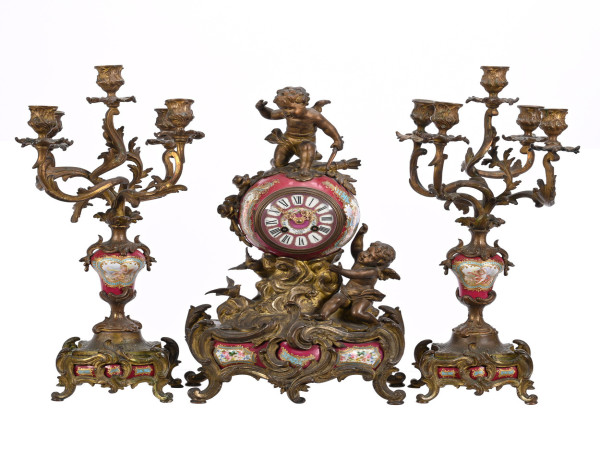 Woody Auction's October 14th antique auction, online and live in Douglass, Kansas, features art glass, Wave Crest, more