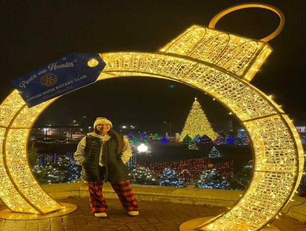 Dekra-Lite Christmas Decorations Make a Big Difference in a Small City