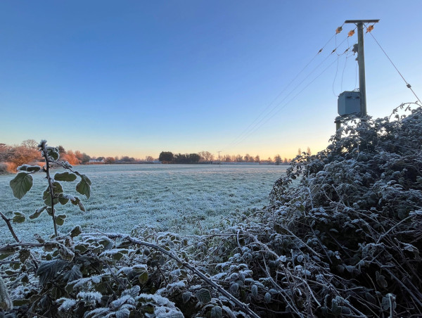  Parts of UK could see frost and snow this weekend as temperatures plummet 