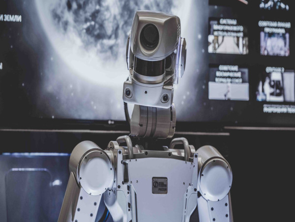 Cathie Wood says AI is anti-inflationary: here’s what it means for Shiba Memu