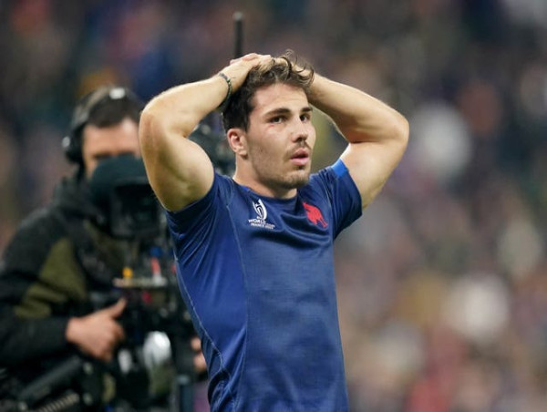  Antoine Dupont questions referee after France lose thriller to South Africa 