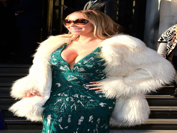  Mariah Carey is defrosted as she marks start of Christmas season 