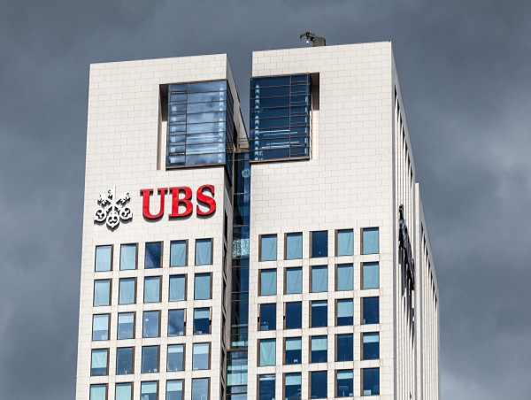  Will UBS stock hit $23 following the strong underlying operating profit report? 